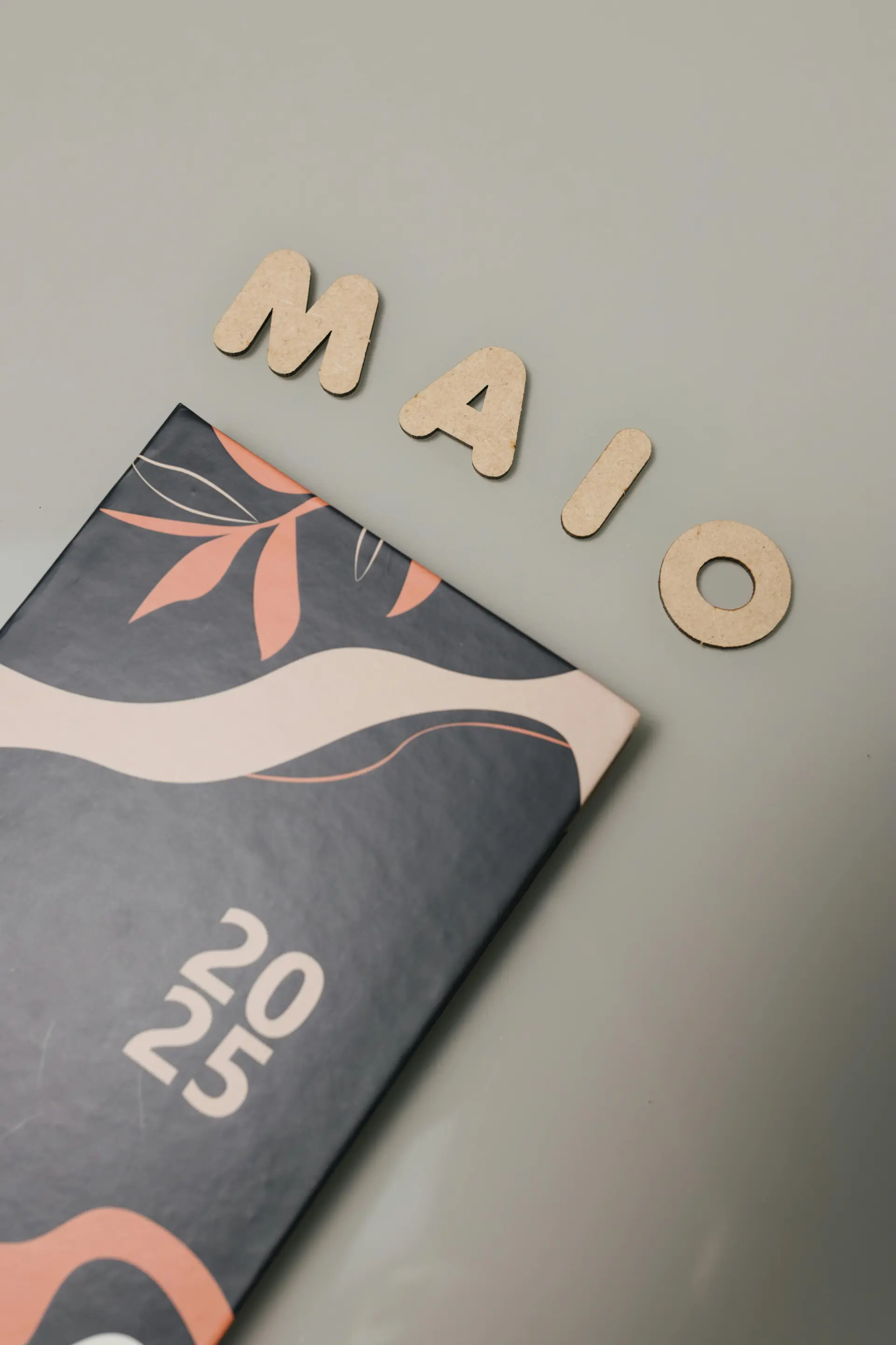 Custom packaging and branded welcome kit production